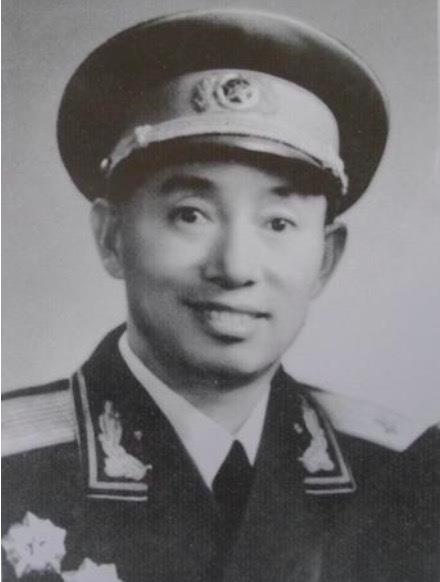 第八兵团,兵团司令员是陈士榘将军,政委是袁仲贤,参谋长则是何以祥.