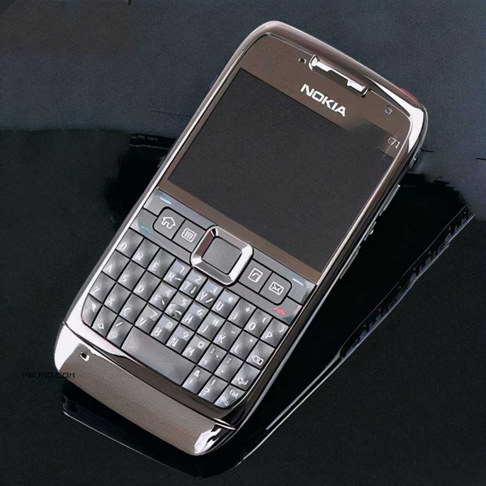 诺基亚我直三星我给你掰弯苹果我直三星掰弯