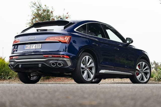 2021款奥迪sq5sportback花里胡哨的打扮