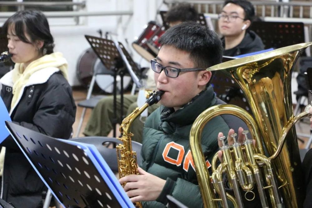 不容错过27日晚锦城大型交响管乐表演等你来观看