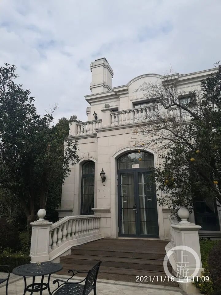 上海绿城玫瑰园豪宅104亿元拍出st游久大股东夫妻持股还将被处置