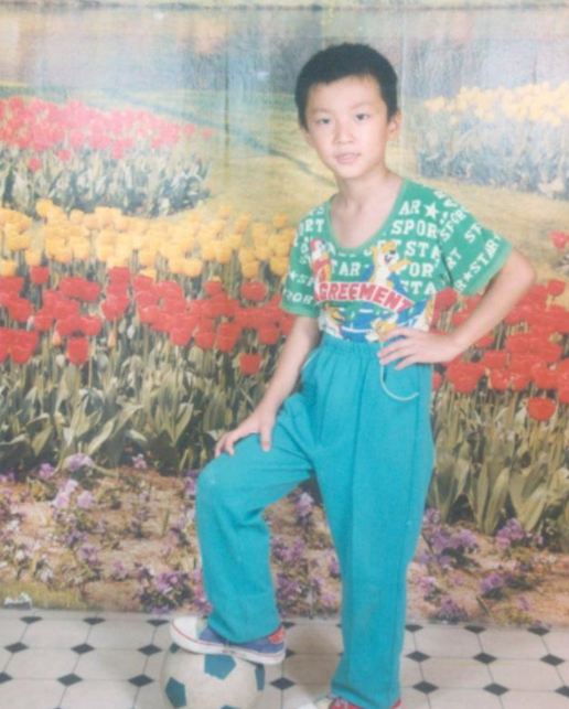 乔任梁去世五年,父母做短视频遭网曝,心酸落泪:遗憾对他陪伴少_腾讯