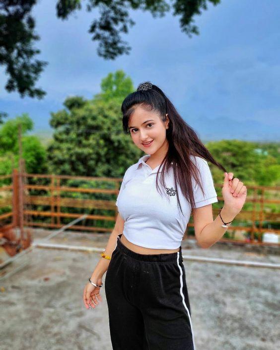 100元人民币能让巴铁美女带我去哪玩美女会让你意想不到