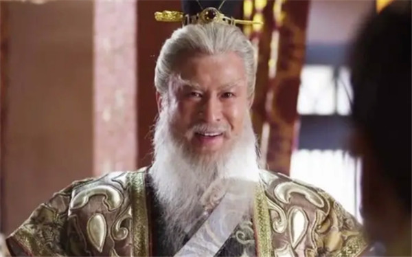 隋朝著名大将鱼俱罗一刀砍下李元霸的头天生双瞳被隋炀帝忌惮