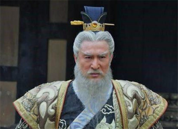 隋朝著名大将鱼俱罗一刀砍下李元霸的头天生双瞳被隋炀帝忌惮