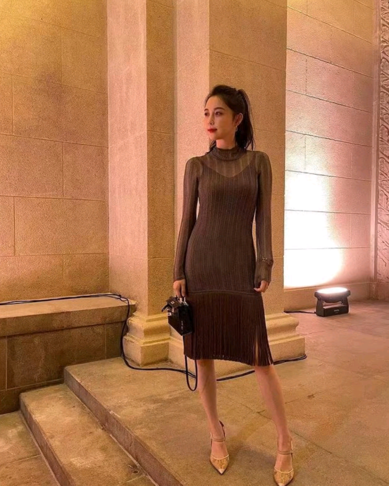 潘玮柏妻子被粉丝催孕宣云现身程晓玥圣诞趴四肢纤细小腹平坦