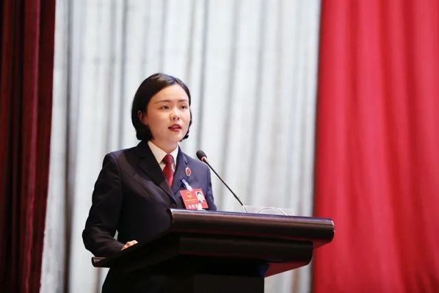 聚焦两会吴晓丹同志满票当选秀屿区人民检察院检察长