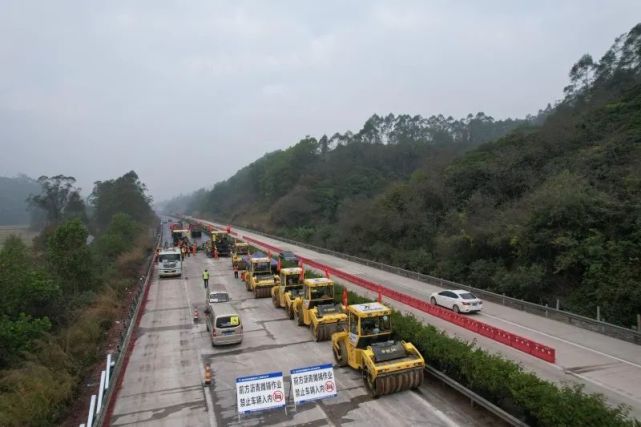 升级了广昆高速兴业至玉林段开始铺沥青预计完成时间