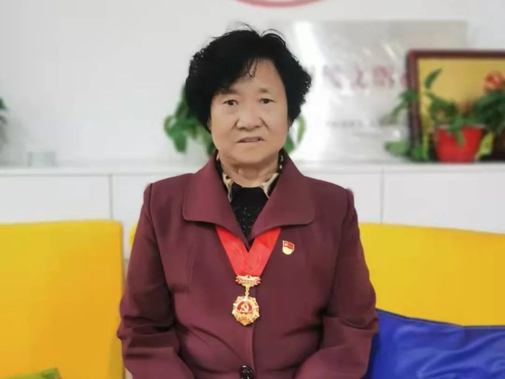 学习党史谈体会增信力行开新局专访城北街道老党员李映华城北街道老