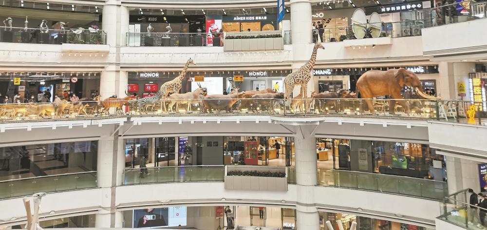 "野性城市"里看动物大迁徙 全新升级"非洲动物标本展"亮相广州正佳广