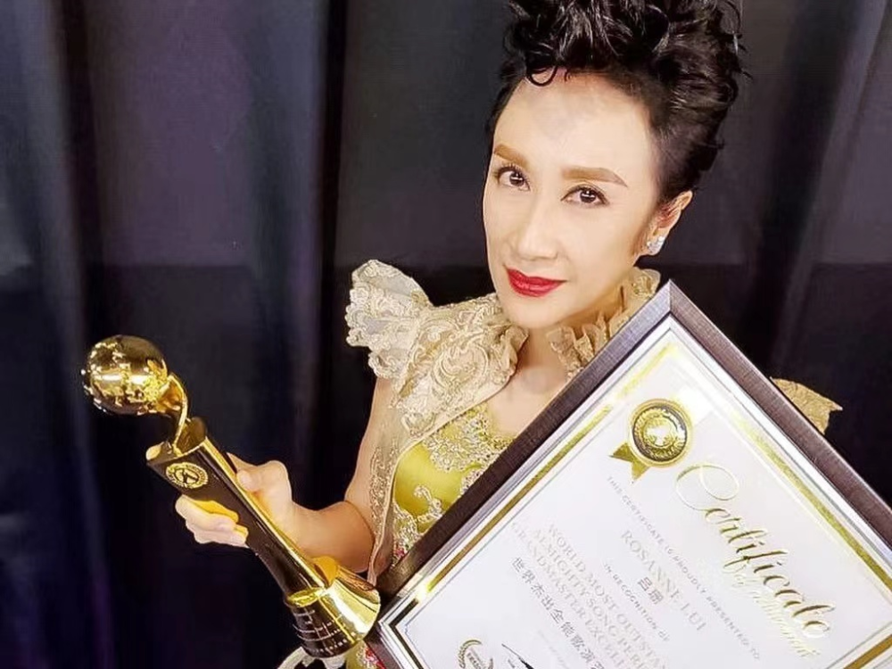 知名港星吕珊滞留美国超3周,辗转买机票称好无奈,共损失几十万_腾讯