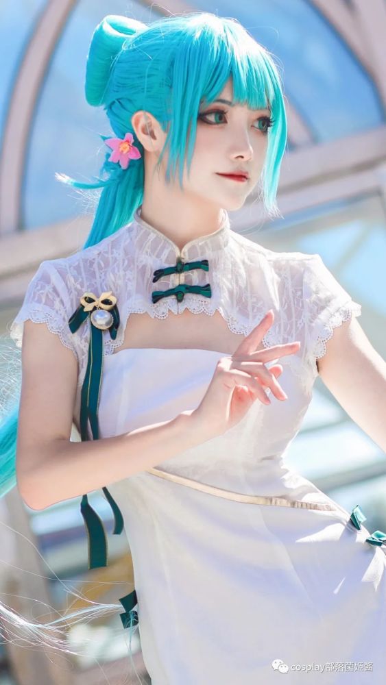 cos:奇葩马尾初音韶华cos正片@折崎_腾讯新闻