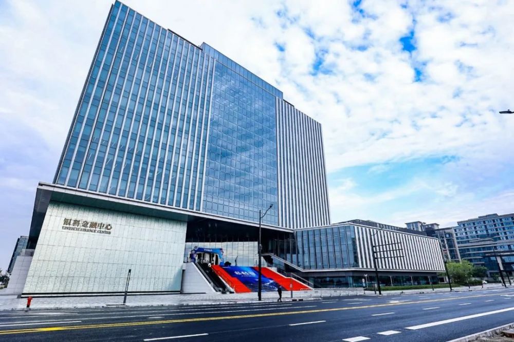 银科金融中心银科金融中心坐落于大虹桥板块,位于青浦区西虹桥商务区