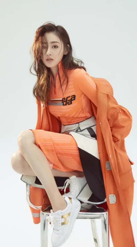 热点明星张天爱英姿飒爽妩媚妖娆