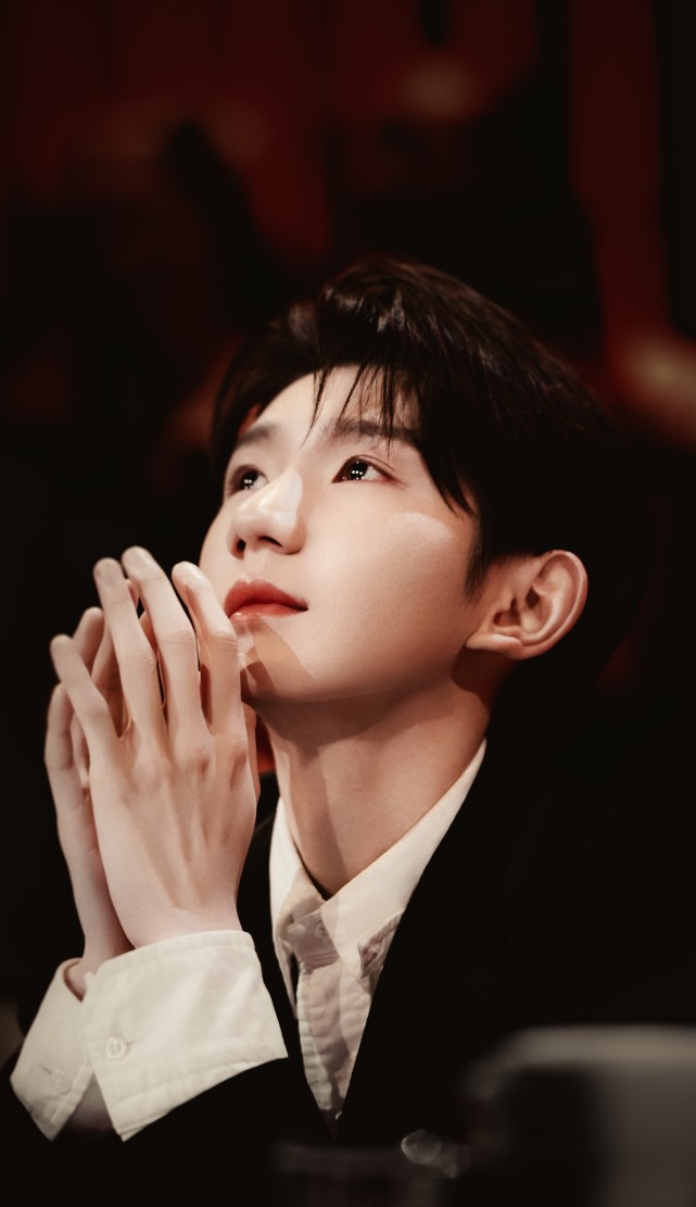 王源2021解锁新身份加入电视剧灿烂灿烂你期待吗