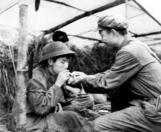 越军砍掉被俘女兵四肢做成"海豹人":是真的吗?