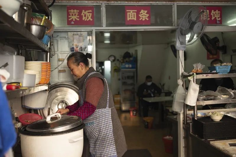 程乃姗笔下的上海穷街将走入历史定海路的烟火最后的影像