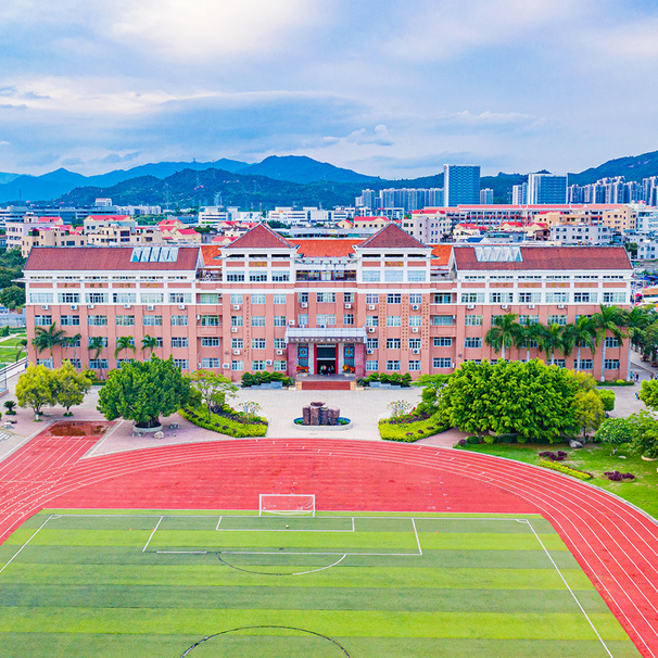 再过2天后溪中心小学将迎来百年校庆