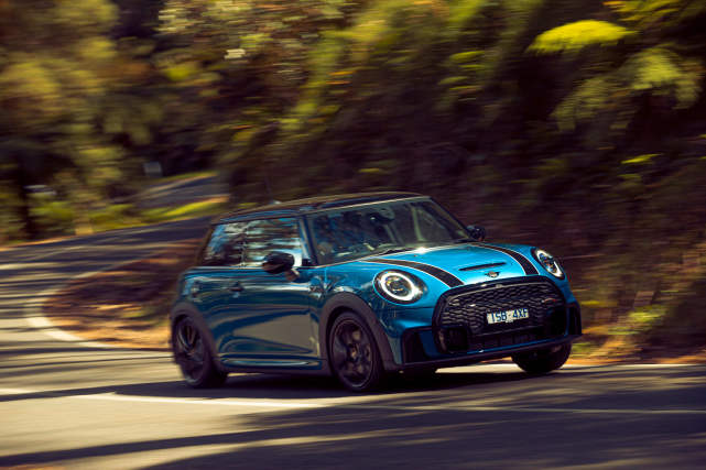 2021款minicoopersjcw评测依靠宝马的调教
