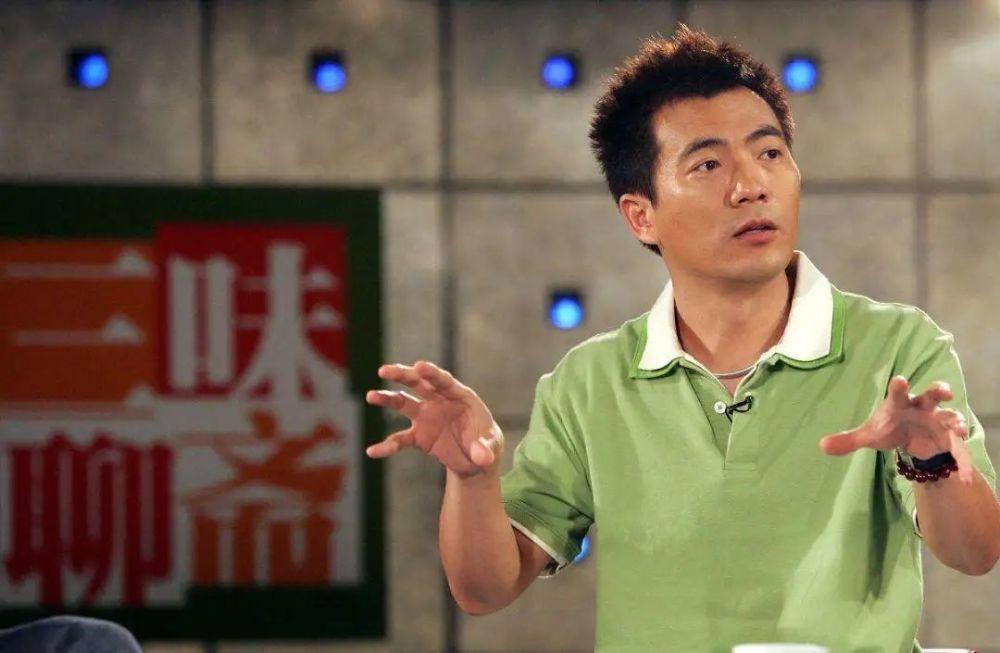 当年黄健翔的妻子孙颖查出乳腺癌不得已切除乳房黄健翔转脸就对妻子说