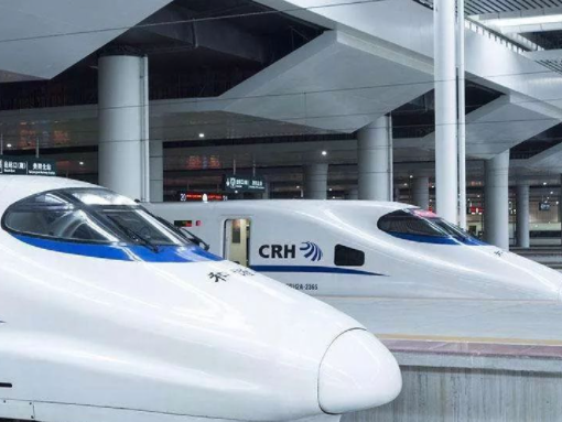 月26日15时,贵阳客运段值乘晚点列车车次如下:贵阳北开杭州东g1332次