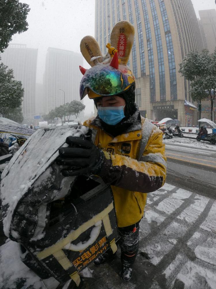 长沙降雪美团外卖延长配送时长降低骑手配送难度