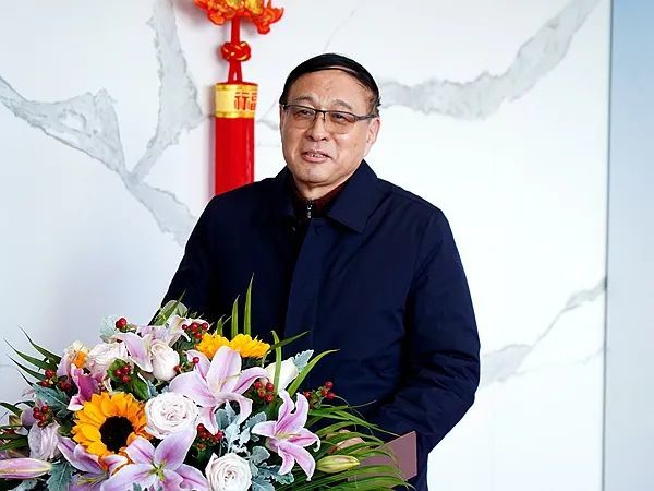 童世平将军捐赠百幅书法作品救助困境儿童