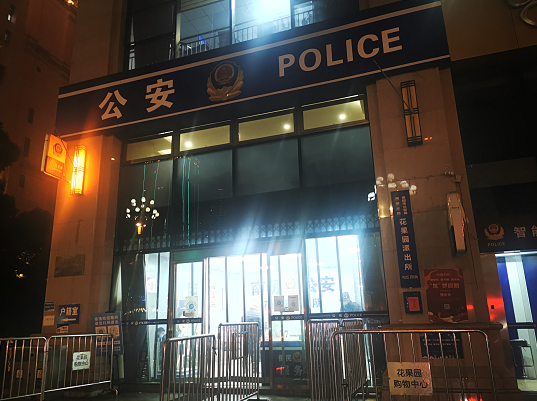 一单生意折腾大半晚上贵阳的哥向乘客索赔对方回应该赔但是