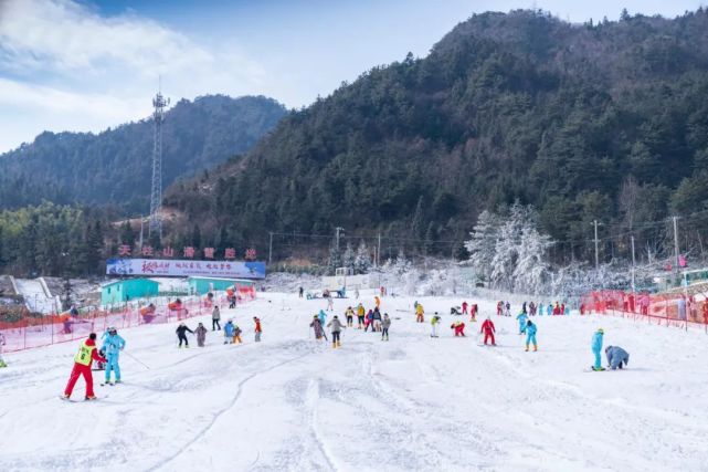 安庆潜山滑雪场图片