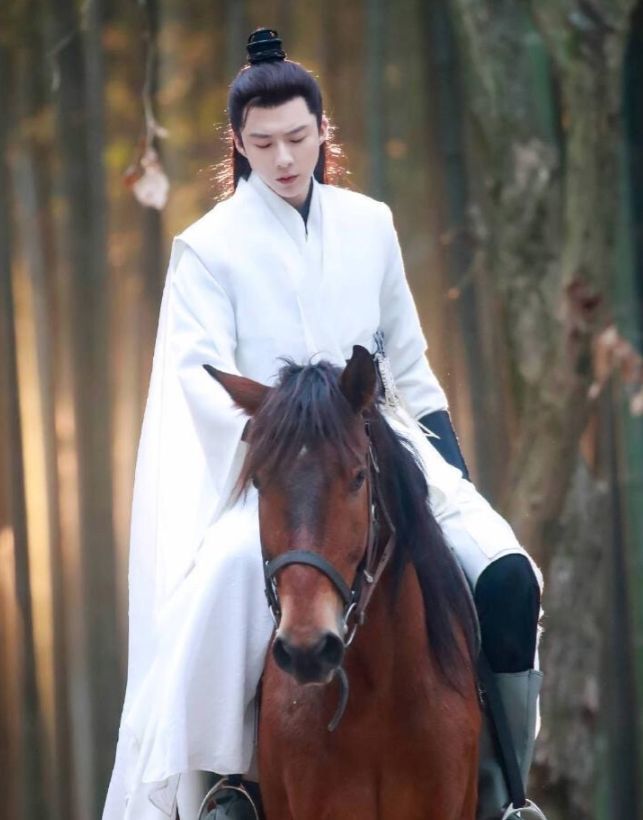 刘宇宁又接到了王炸剧本,搭档秦俊杰,黄梦莹,男二人设不输男主_腾讯