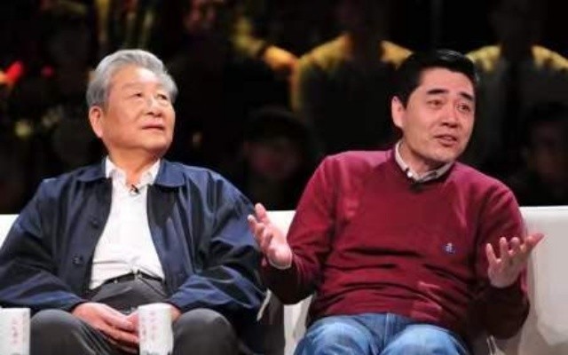 扶小鷹平板傷眼睛嗎著名一句話大麻瘦骨嶙峋腳臭收拾出馬爛攤子梅姨男友李華