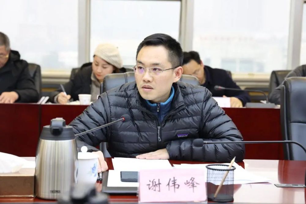 区委书记谢伟峰,区委副书记,区长高伟出席并讲话.