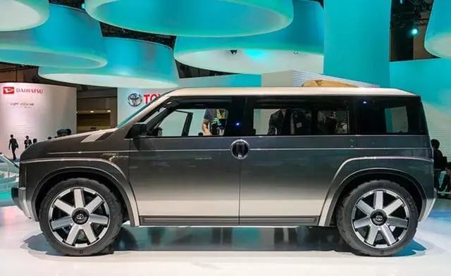 从造型上看,丰田tj cruiser作为跨界车,它保留了suv和mpv的双重优势