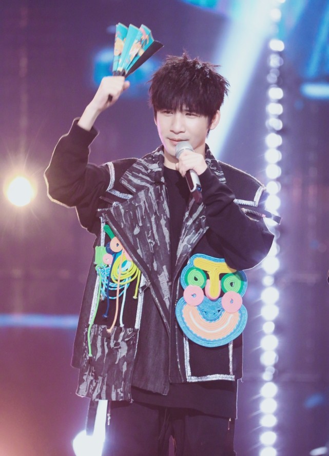 "人间精品"还是"人间清醒"?大张伟是个怎样的天才少年