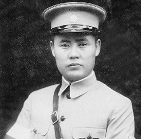 陳永貴病重時他只身探望，葬禮上，三鞠躬后，流下不舍的淚水三年級英語單詞表