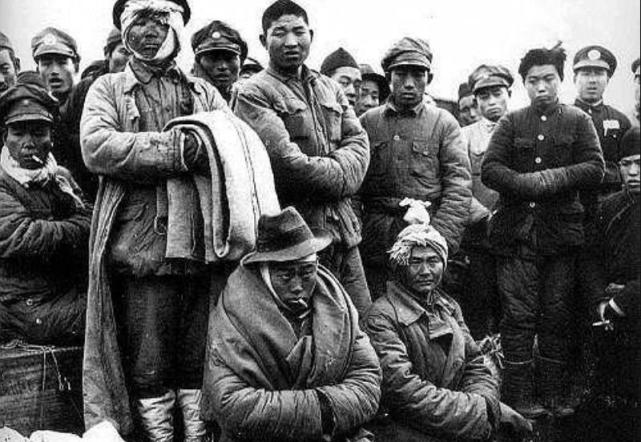 里路,就被四面八方赶来的解放军和民众包围,十二兵团众人只好缴械投降