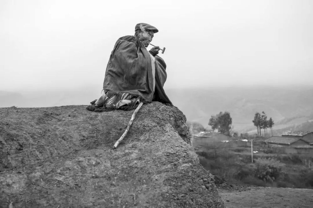 一位智慧老人为我讲解如何提取天生的孤独并且成为孤独的自由人