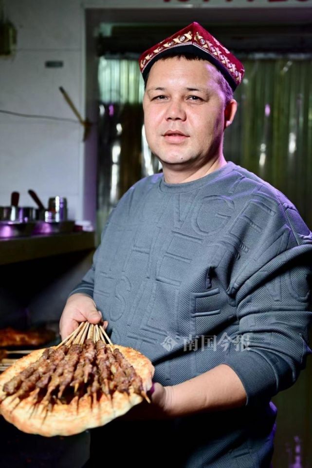 很多柳州人都吃过他家羊肉串,知道吗?他还有个身份