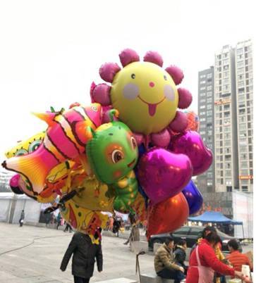 移动手雷太可怕河南南阳发生氢气球爆炸还点燃了一部汽车