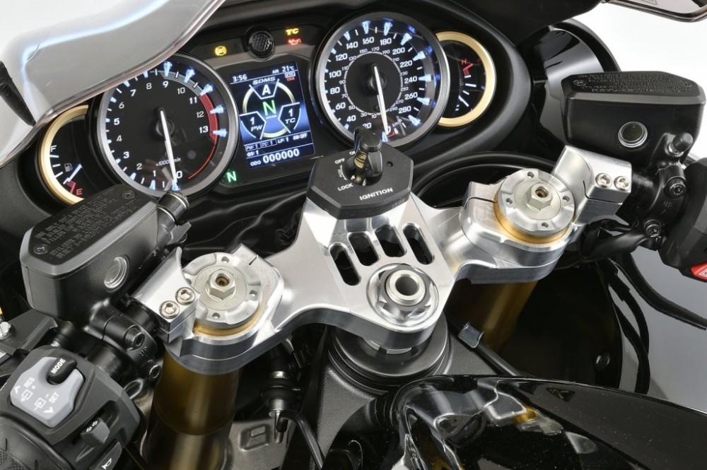 量产摩托车极速盘点时速可破299kmh的车型