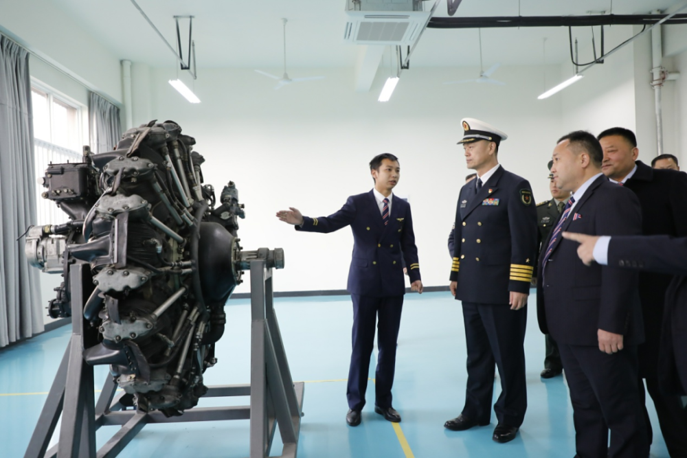 荣耀军旅无悔青春