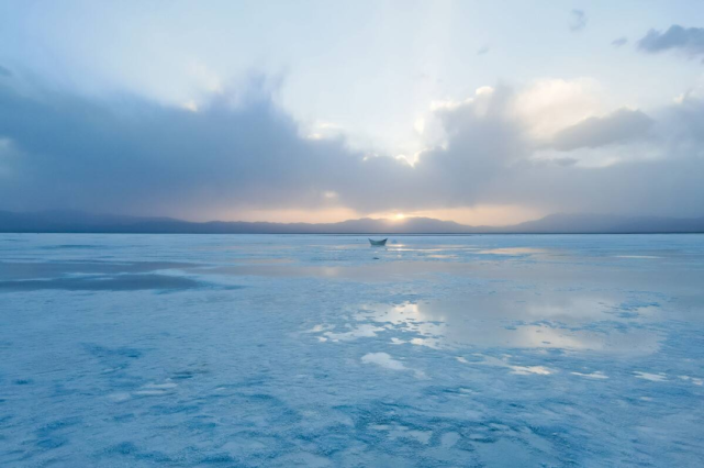 关于察尔汗盐湖盐度高与高寒的关系是什么的信息