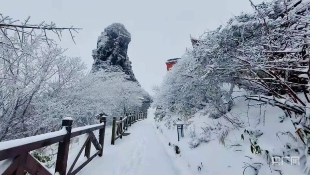 世界自然遗产地梵净山雪景宛如画