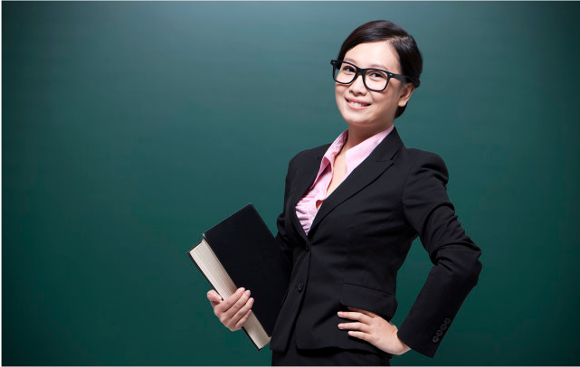 家长认为教师穿着过于豪华就会让学生产生攀比心理,那么教师穿着过于