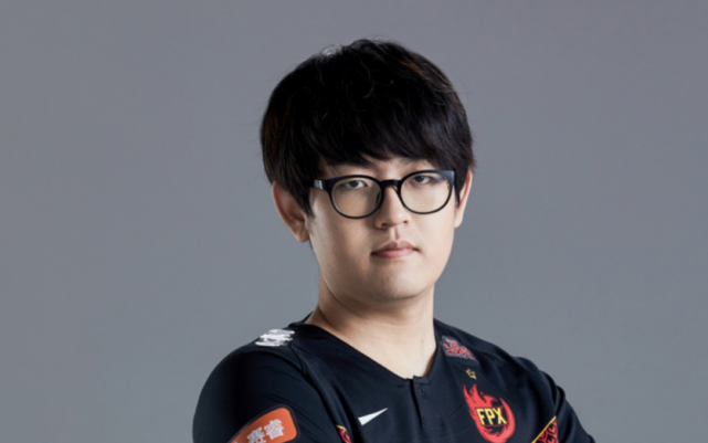 金贡发文正式退役!fpx给出四字评语,将为其准备退役仪式