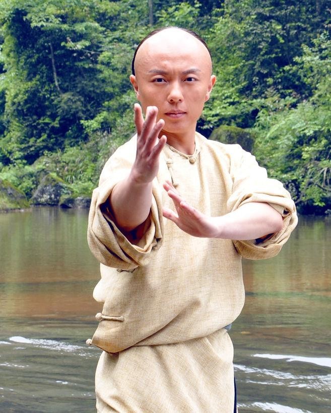 期间他参演了《王的女人》,《大梦西游》,《智取威虎山》,《奇门遁甲