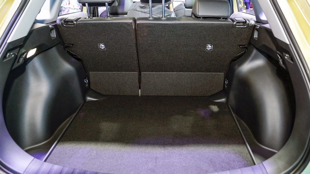 特斯拉Model3座椅鼓包，官方：维修需1.2万元000932华菱钢铁