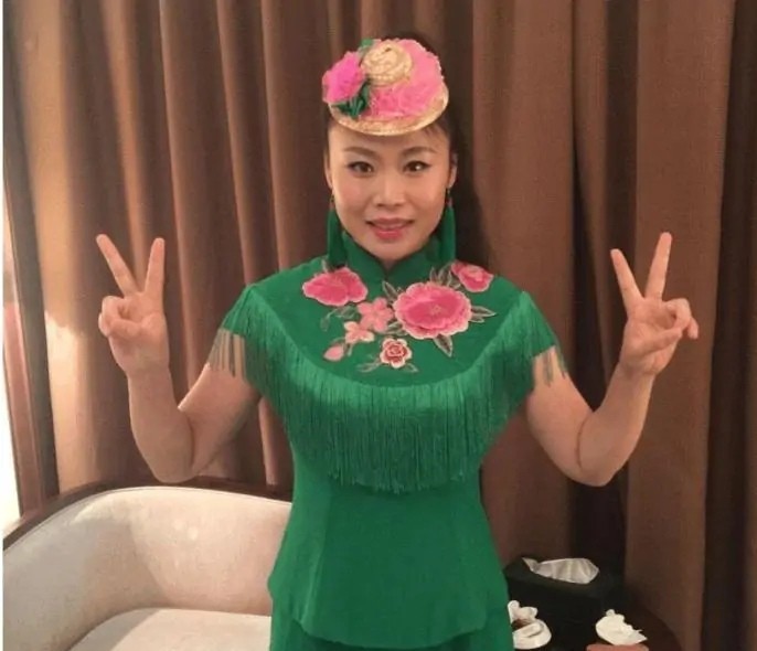 大衣哥那边刚消停草帽姐又来了自曝儿子儿媳妇分手
