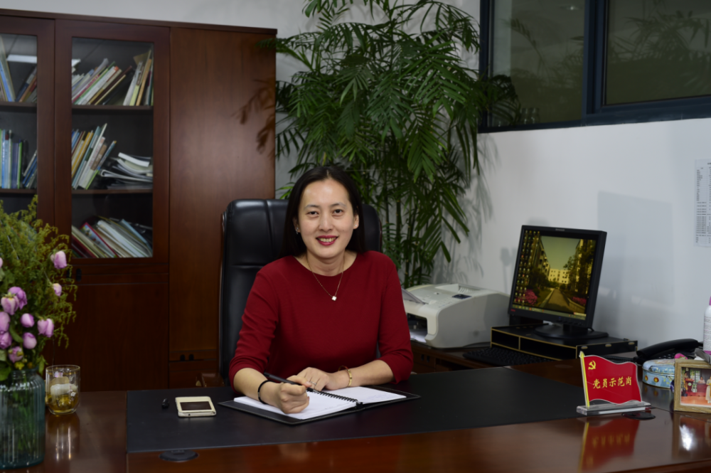 校长简介杭州市丁兰实验中学,创建于1964年,至今已有57年历史.