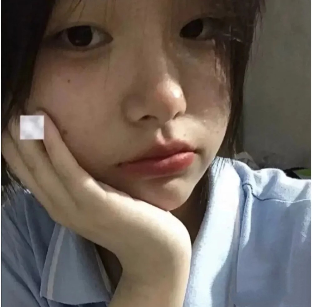 颜值和班主任差不多的女生头像